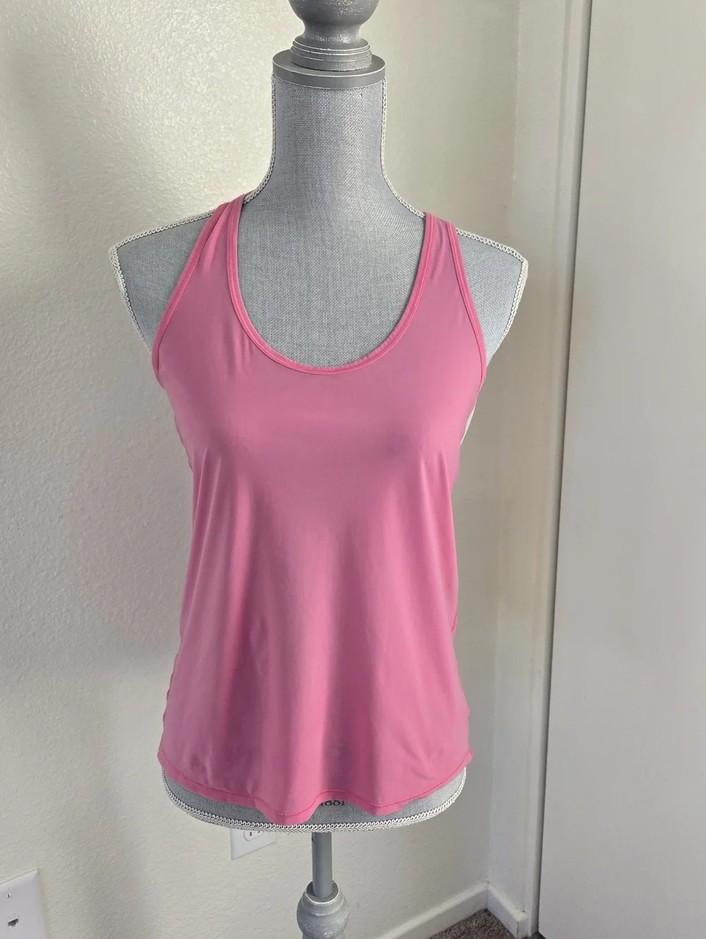 Lululemon Womens Size 6 Tranquil Tank Pink White Mesh Tranquil ‎ Pink White